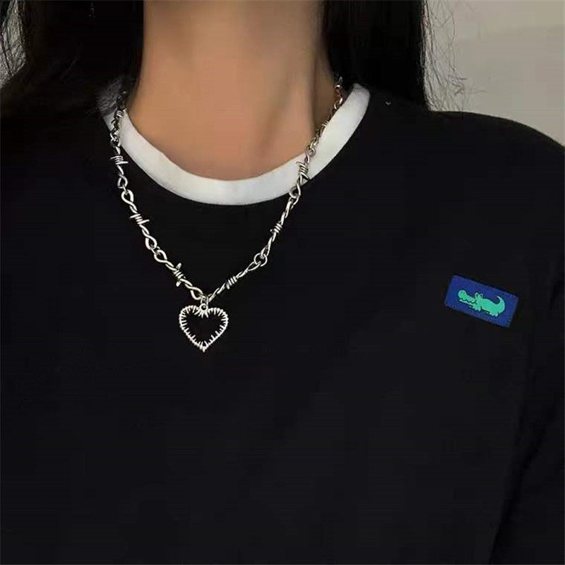 Wholesale Love Heart Thorns Pendant Alloy Necklaces